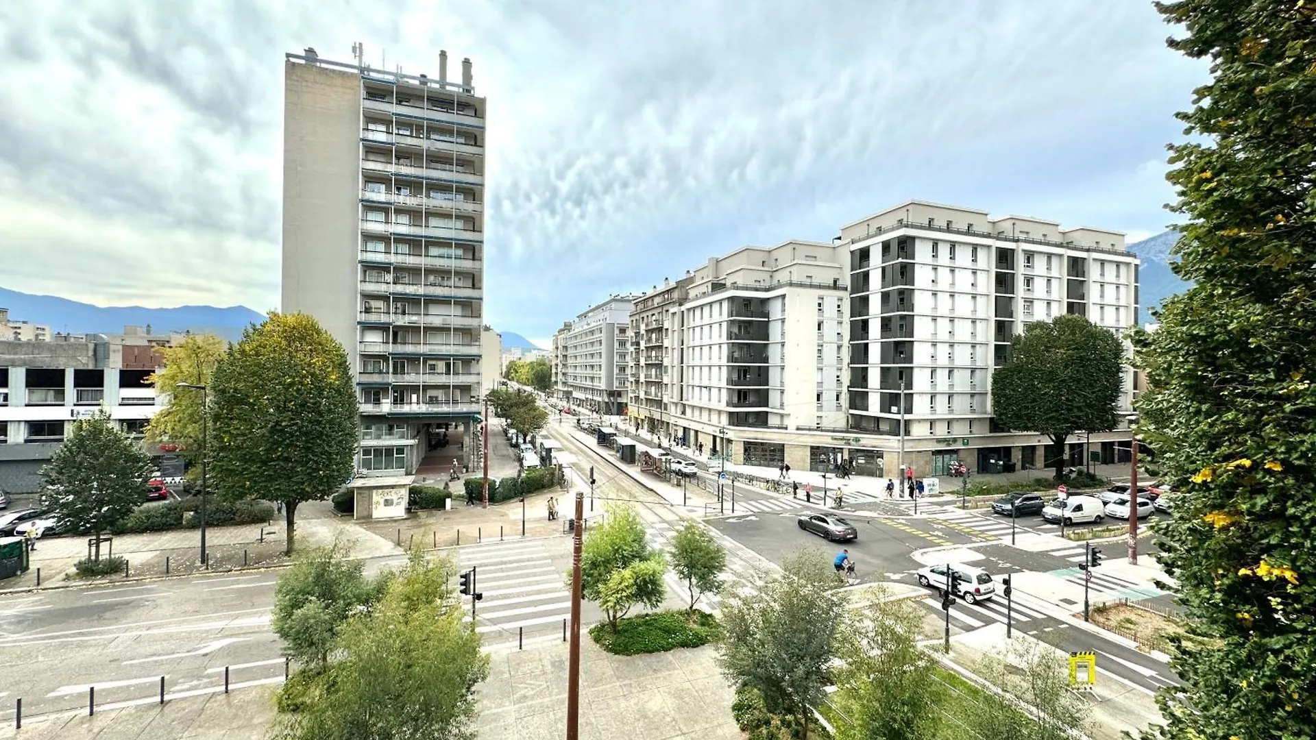 Le City, Centre-Ville, Climatisation, Trams Grenoble